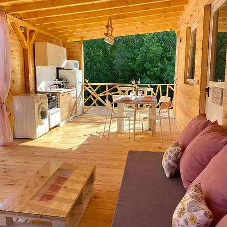 цветовете на слънцето Campsite *